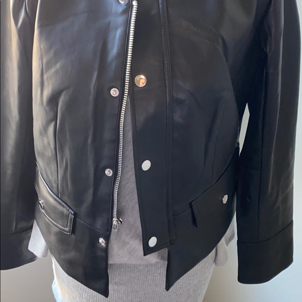 Tahari jacket. - Picture 5 of 5
